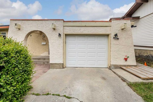 703 130 Avenue Sw, Calgary, AB - Outdoor