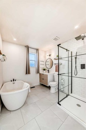 132 Hidden Valley Crescent Nw, Calgary, AB - Indoor Photo Showing Bathroom