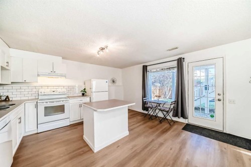 132 Hidden Valley Crescent Nw, Calgary, AB - Indoor Photo Showing Kitchen