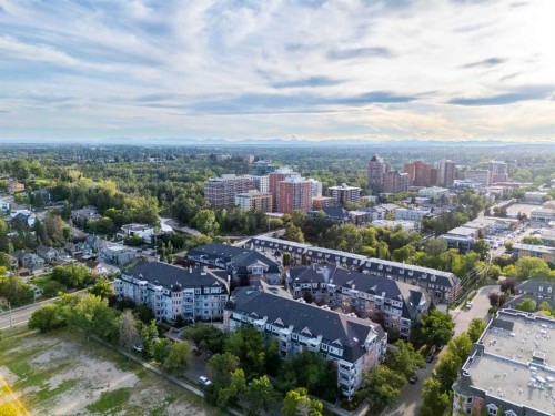 303-2416 Erlton Street Sw, Calgary, AB - Outdoor With View