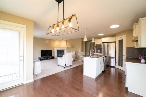 150 Tuscany Summit Heath Nw, Calgary, AB - Indoor Photo Showing Kitchen