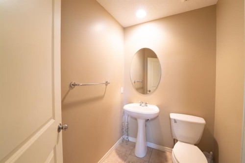 150 Tuscany Summit Heath Nw, Calgary, AB - Indoor Photo Showing Bathroom