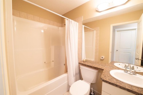 150 Tuscany Summit Heath Nw, Calgary, AB - Indoor Photo Showing Bathroom