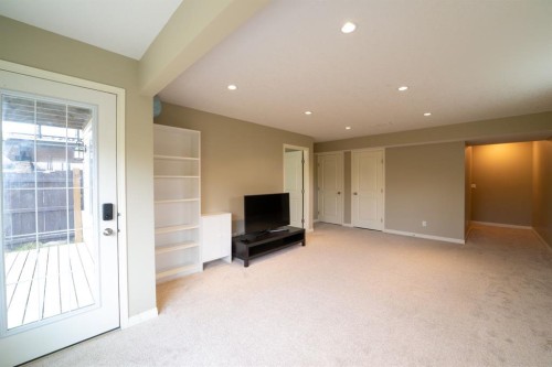 150 Tuscany Summit Heath Nw, Calgary, AB - Indoor Photo Showing Other Room