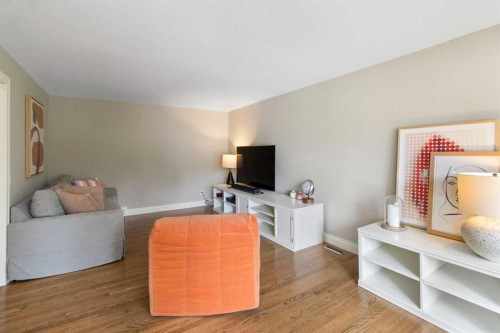 152 Lake Mead Crescent Se, Calgary, AB - Indoor