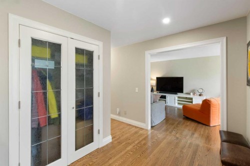 152 Lake Mead Crescent Se, Calgary, AB - Indoor