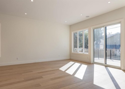 507 26 Avenue Ne, Calgary, AB - Indoor Photo Showing Other Room