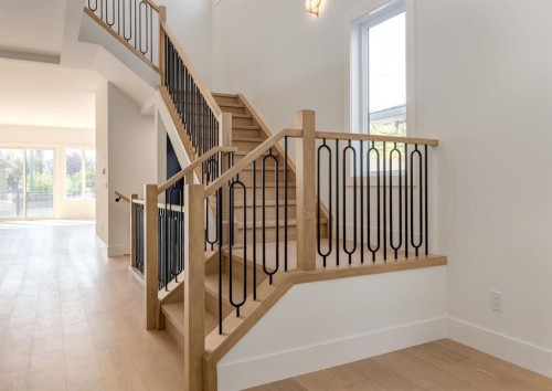 507 26 Avenue Ne, Calgary, AB - Indoor Photo Showing Other Room