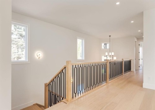 507 26 Avenue Ne, Calgary, AB - Indoor Photo Showing Other Room