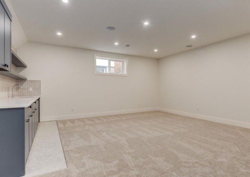 507 26 Avenue Ne, Calgary, AB - Indoor