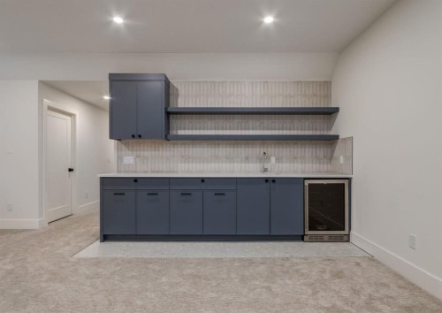 507 26 Avenue Ne, Calgary, AB - Indoor Photo Showing Other Room