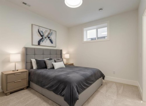 507 26 Avenue Ne, Calgary, AB - Indoor Photo Showing Bedroom