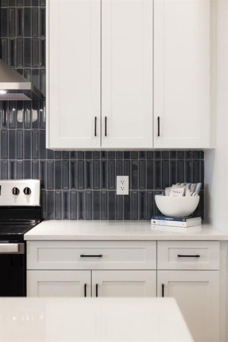 80 Creekside Path Sw, Calgary, AB - Indoor Photo Showing Kitchen