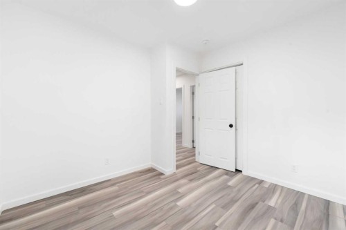 28 Henefer Road Sw, Calgary, AB - Indoor Photo Showing Other Room