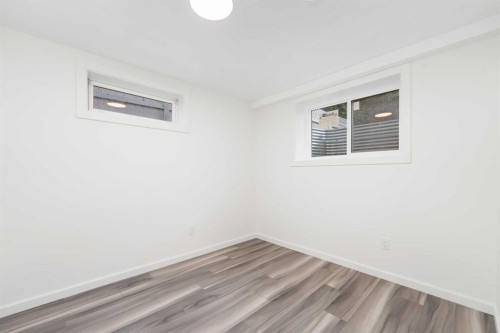 28 Henefer Road Sw, Calgary, AB - Indoor Photo Showing Other Room