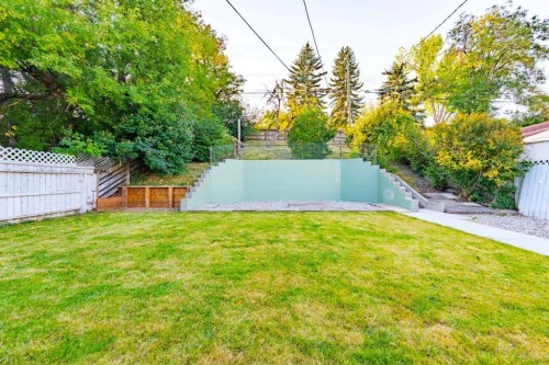 28 Henefer Road Sw, Calgary, AB - Outdoor With Backyard