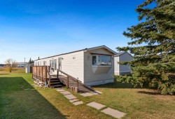 707 Highfield Drive  Carstairs, AB T0M 0N0