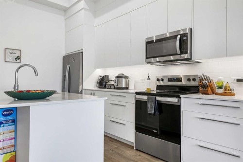 3121-60 Skyview Ranch Road Ne, Calgary, AB - Indoor Photo Showing Kitchen With Stainless Steel Kitchen With Upgraded Kitchen