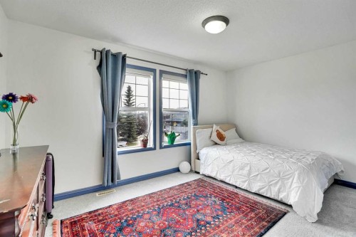 204 Covehaven Gardens Ne, Calgary, AB - Indoor Photo Showing Bedroom