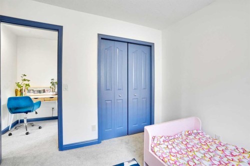 204 Covehaven Gardens Ne, Calgary, AB - Indoor Photo Showing Bedroom