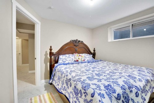 204 Covehaven Gardens Ne, Calgary, AB - Indoor Photo Showing Bedroom