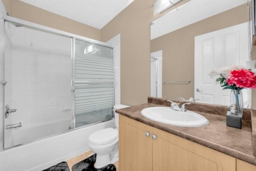 2212-1140 Taradale Drive Ne, Calgary, AB - Indoor Photo Showing Bathroom