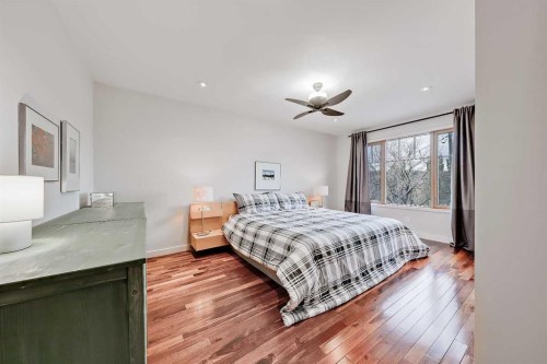 933 29 Street Nw, Calgary, AB - Indoor Photo Showing Bedroom