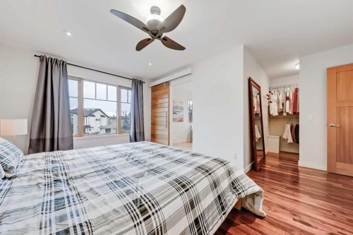 933 29 Street Nw, Calgary, AB - Indoor Photo Showing Bedroom