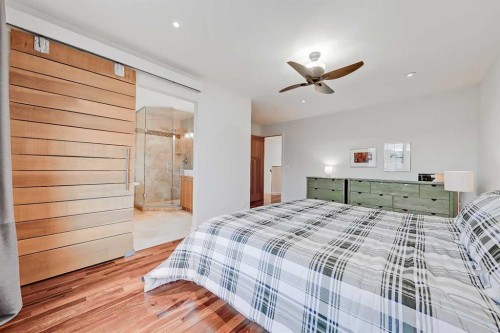 933 29 Street Nw, Calgary, AB - Indoor Photo Showing Bedroom