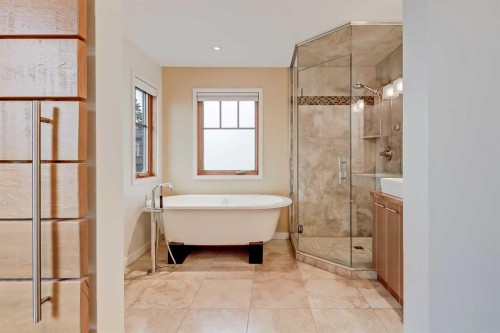 933 29 Street Nw, Calgary, AB - Indoor Photo Showing Bathroom