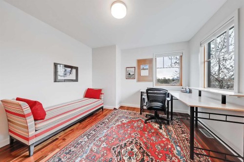 933 29 Street Nw, Calgary, AB - Indoor Photo Showing Office