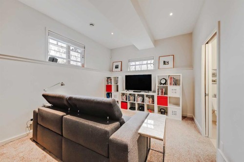 933 29 Street Nw, Calgary, AB - Indoor