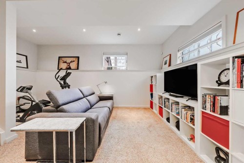 933 29 Street Nw, Calgary, AB - Indoor