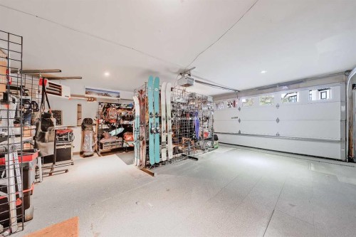 933 29 Street Nw, Calgary, AB - Indoor Photo Showing Garage