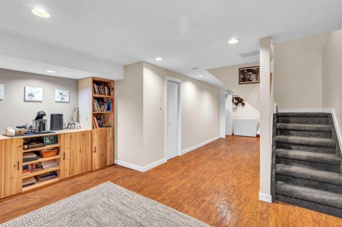 4532 Montgomery Avenue Nw, Calgary, AB - Indoor