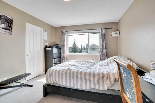 228 Covehaven Terrace Ne, Calgary, AB - Indoor Photo Showing Bedroom