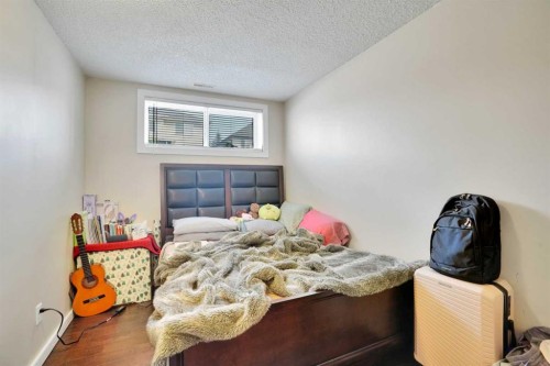 228 Covehaven Terrace Ne, Calgary, AB - Indoor Photo Showing Bedroom