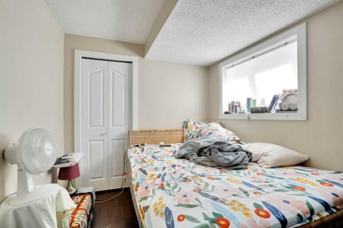 228 Covehaven Terrace Ne, Calgary, AB - Indoor Photo Showing Bedroom