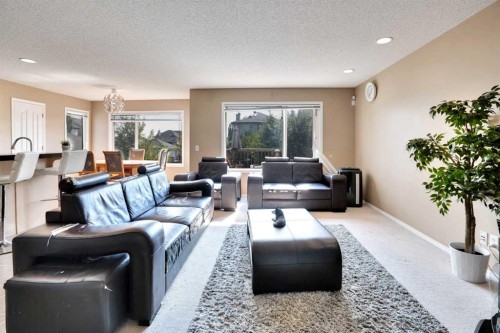 228 Covehaven Terrace Ne, Calgary, AB - Indoor Photo Showing Living Room