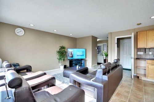228 Covehaven Terrace Ne, Calgary, AB - Indoor Photo Showing Living Room