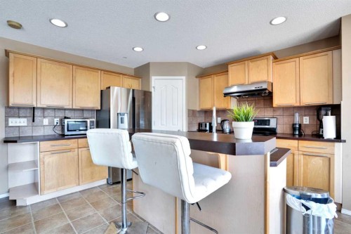228 Covehaven Terrace Ne, Calgary, AB - Indoor Photo Showing Kitchen