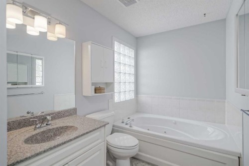 14319 Evergreen Street Sw, Calgary, AB - Indoor Photo Showing Bathroom