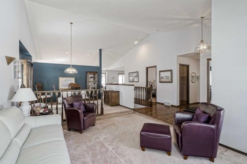 14319 Evergreen Street Sw, Calgary, AB - Indoor Photo Showing Living Room