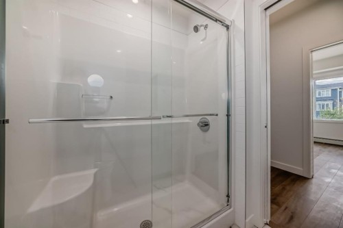 2520-395 Skyview Parkway Ne, Calgary, AB - Indoor Photo Showing Bathroom