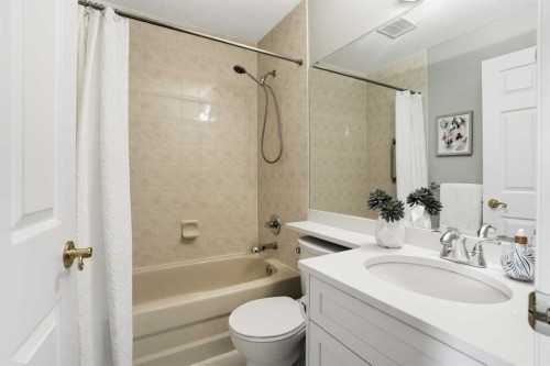 12 Bow Way, Cochrane, AB - Indoor Photo Showing Bathroom