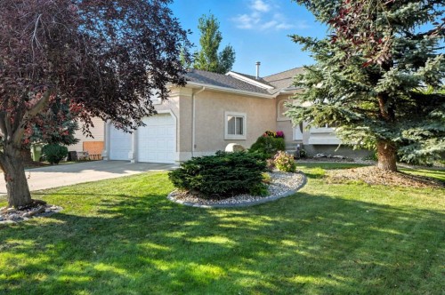 12 Bow Way, Cochrane, AB - Outdoor