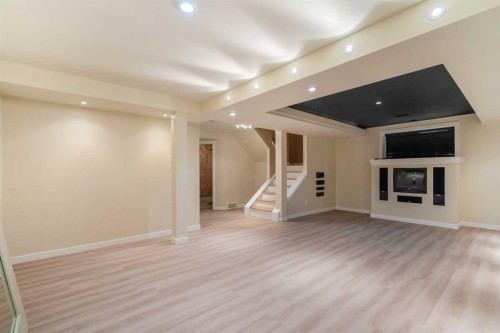 78 New Brighton Manor Se, Calgary, AB - Indoor Photo Showing Other Room