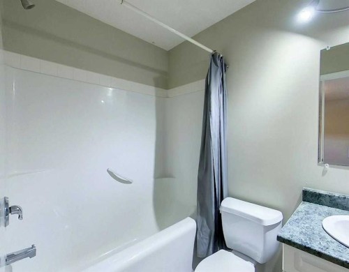 4155 15 Avenue, Edson, AB - Indoor Photo Showing Bathroom