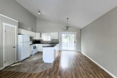 4155 15 Avenue, Edson, AB - Indoor Photo Showing Kitchen