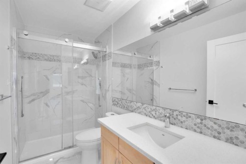72 Panamount Manor Nw, Calgary, AB - Indoor Photo Showing Bathroom
